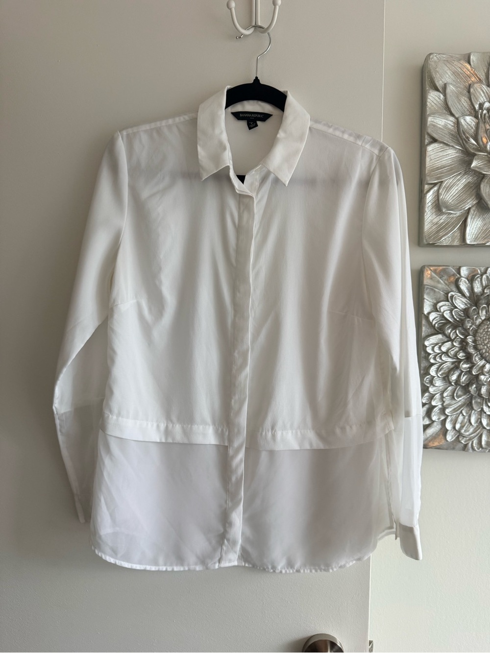 BANANA REPUBLIC Sheer Bottom Button Down